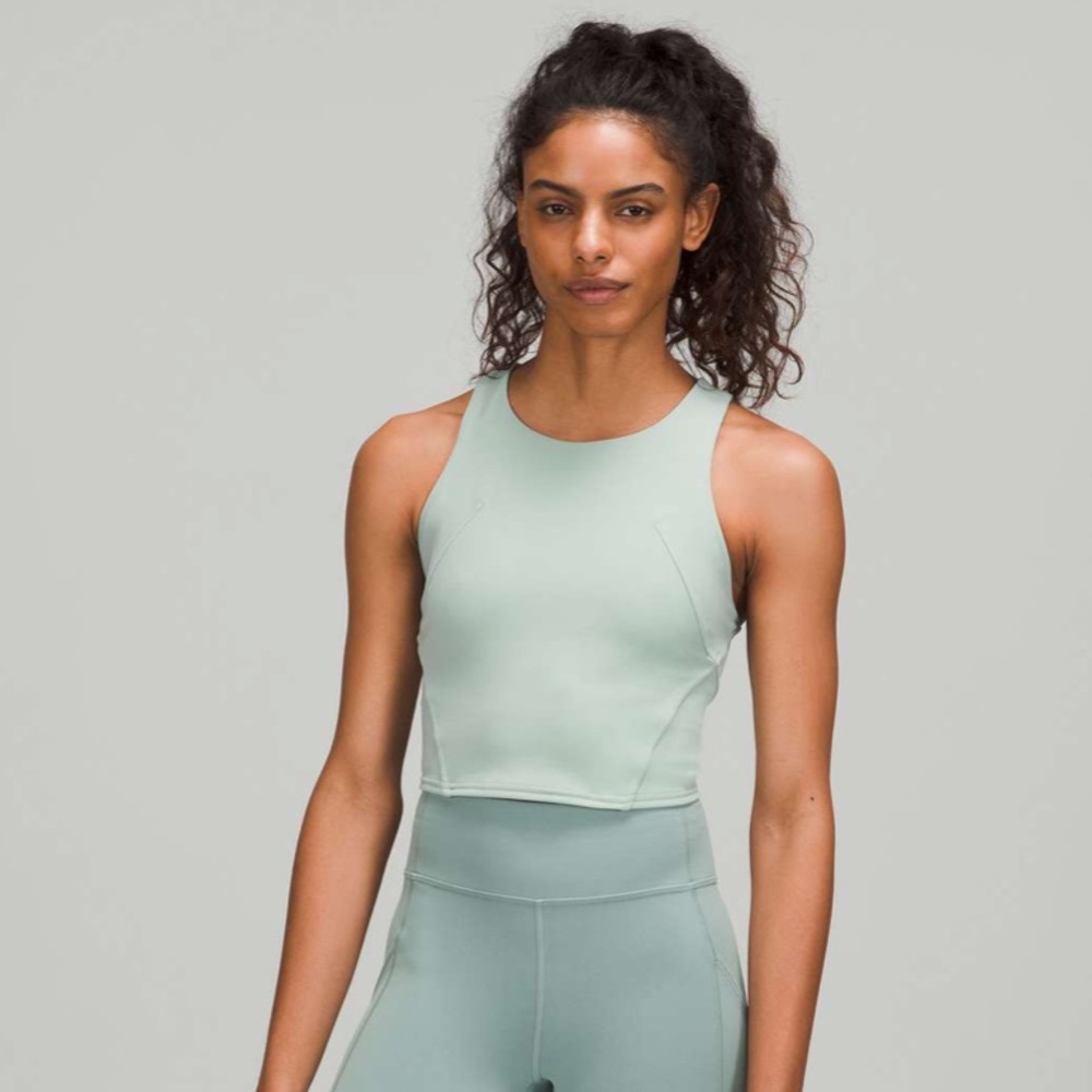 Size 6 Lululemon invigorate tank